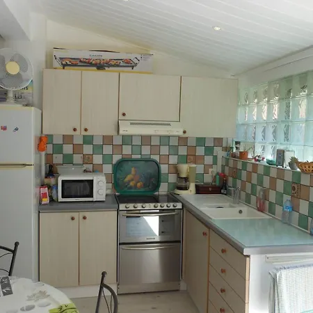 아파트 3 Pces Mez 52m2 + Terrasse 16m² Ref 4058 *